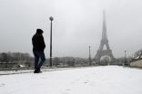 الثلوج تتسبب في اغلاق برج إيفل في باريس