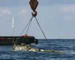 آليات عسكرية لبنانية في قاع البحر لإقامة حدائق بحرية بصيدا