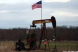 أسعار النفط تتراجع مع استمرار نمو المخزونات الأمريكية